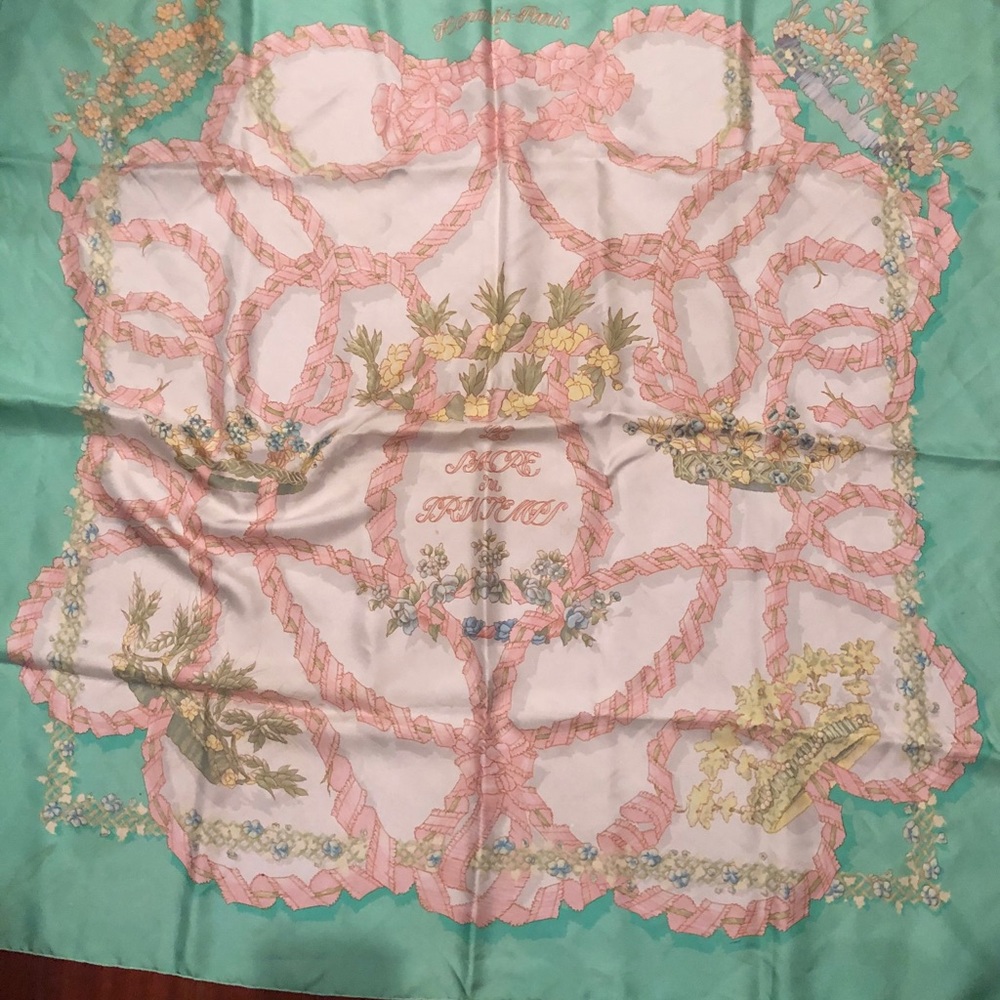 SOLD Hermes 90cm scarf